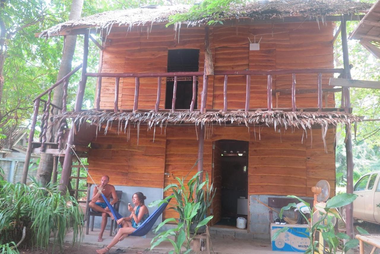 Easy Huts Hotel Ko Lanta Buitenkant foto