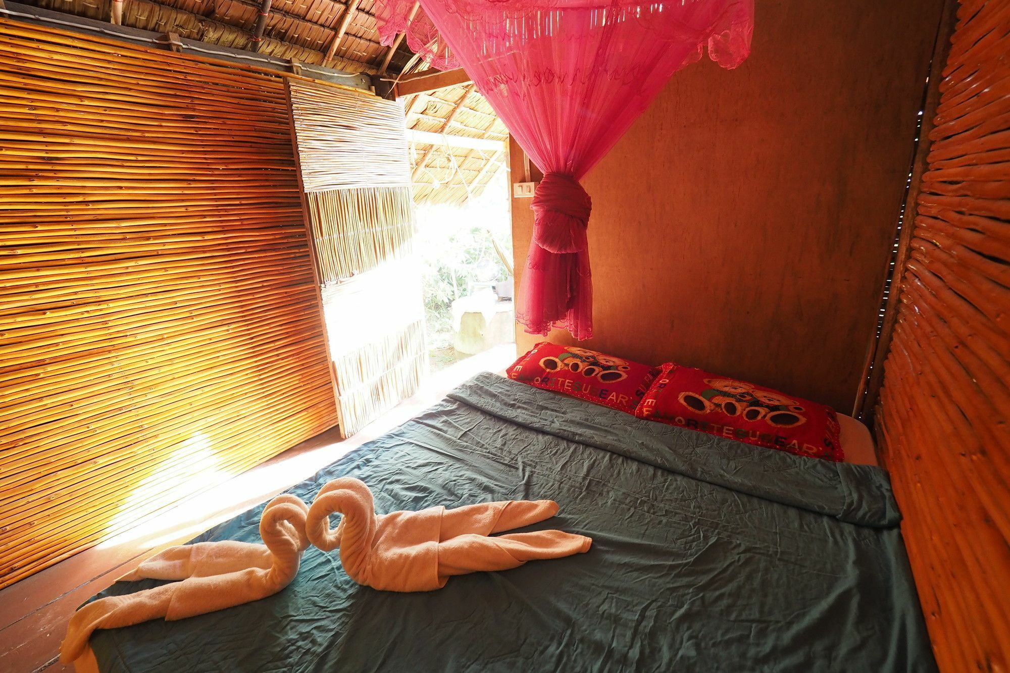 Easy Huts Hotel Ko Lanta Buitenkant foto